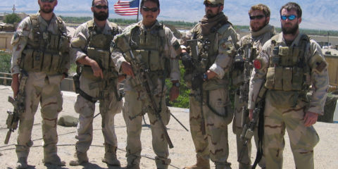 הצוות של סגן מרפי באפגניסטן