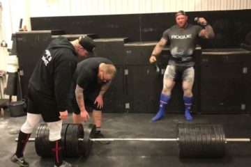 Hafthor Bjornsson Deadlifts 440kg